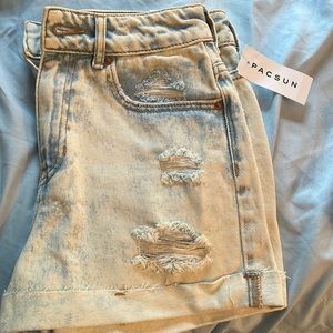 Light wash pacsun shorts!